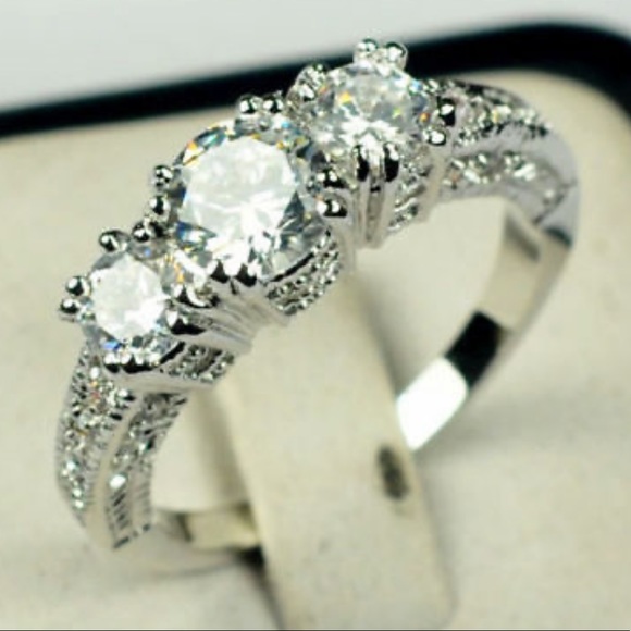 Engagement wedding promise silver ring - Picture 3 of 3